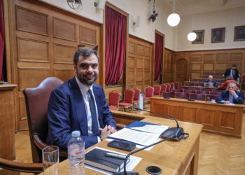 Μαρινάκης: Λύνουμε μια θεσμική εκκρεμότητα δεκαετιών με την οριστική αδειοδότηση των περιφερειακών καναλιών