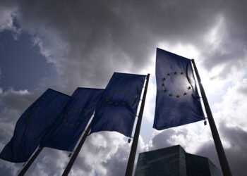 Τεχνητή νοημοσύνη: Πώς η Ευρώπη κινδυνεύει να βρεθεί στο περιθώριο έως το 2031