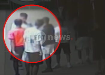 Βίντεο ντοκουμέντο του ΕΡΤnews από τη στιγμή που τέσσερις νεαροί ληστεύουν 18χρονα δίδυμα στο μετρό – Άρπαξαν σταυρούς με τη βία