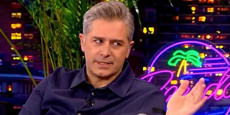 Αλέξανδρος Μπουρδούμης: Όσο ήμουν στη δραματική σχολή δούλευα μπάρμαν, είχα σερβίρει και τη Μαρινέλλα