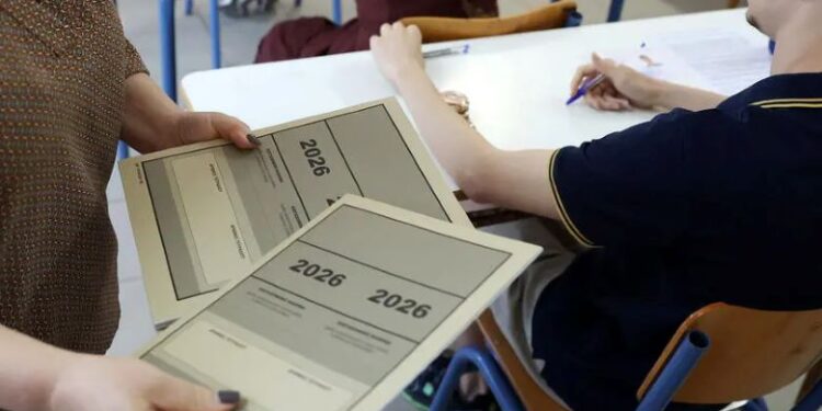 Πανελλαδικές 2026: Σε Λατινικά, Χημεία και Πληροφορική εξετάζονται σήμερα οι υποψήφιοι των ΓΕΛ