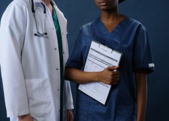 Βρετανία: Ειδικοί ζητούν αναθεώρηση της νομοθεσίας για την τεχνητή νοημοσύνη στην ιατρική