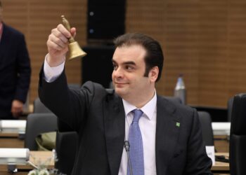 Πιερρακάκης: Η ρήτρα διαφυγής για την ενέργεια αντιστοιχεί σε έργα 1,5 δισ. ευρώ την τριετία ’26-’28 - Τα μέτρα για το ιδιωτικό χρέος θα νομοθετηθούν τον Ιούνιο