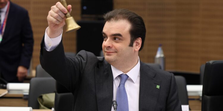Πιερρακάκης: Η ρήτρα διαφυγής για την ενέργεια αντιστοιχεί σε έργα 1,5 δισ. ευρώ την τριετία ’26-’28 - Τα μέτρα για το ιδιωτικό χρέος θα νομοθετηθούν τον Ιούνιο