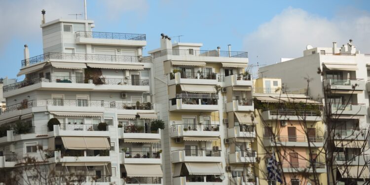 «Πόλεμος» Δούκα - Υπουργείου Εσωτερικών με αφορμή τη μεταφορά των Πολεοδομιών από τους Δήμους στο Κτηματολόγιο
