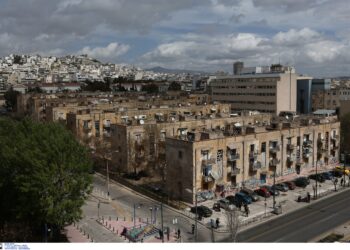 Ανάπλαση Προσφυγικών: Καταδρομική επίθεση στο σπίτι του Χαρδαλιά - Πολιτική αντιπαράθεση για το σχέδιο της Περιφέρειας - ertnews.gr