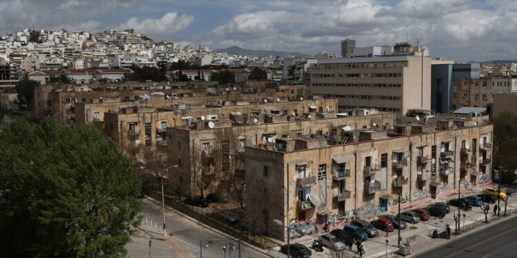 Ανάπλαση Προσφυγικών: Καταδρομική επίθεση στο σπίτι του Χαρδαλιά - Πολιτική αντιπαράθεση για το σχέδιο της Περιφέρειας - ertnews.gr