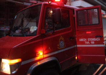 Πυρκαγια σε διαμέρισμα στον Κορυδαλλό: Επιχειρούν 15 πυροσβέστες – Σε εξέλιξη επιχείρηση απεγκλωβισμού