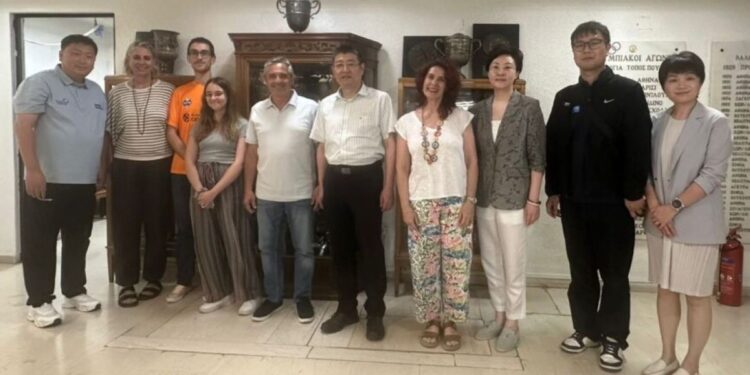 Συνάντηση εργασίας των ανθρώπων του Μαραθωνίου Αθήνας και του μαραθωνίου της Σανγκάης - www.ertsports.gr