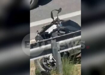 Τροχαίο στην Πάτρα: Δεν κατέγραψε τη σύγκρουση η κάμερα στο κράνος του πατέρα – Εξακολουθεί να διερευνά τα αίτια του δυστυχήματος η Τροχαία