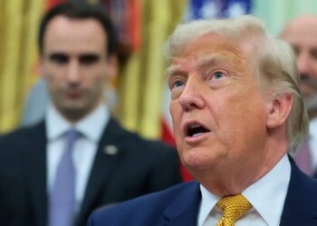 Ντόναλντ Τραμπ: «Το Ιράν υποστηρίζει ότι δεν εισπράττει διόδια στα Στενά του Ορμούζ, αν λέει ψέματα, οι διαπραγματεύσεις θα τερματιστούν»