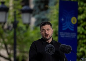 Ο Ζελένσκι καλεί τον Πούτιν σε συνάντηση ζητώντας «κατάπαυση του πυρός» - «Φτάνουν οι μάχες, η επιλογή είναι τώρα δική σας»
