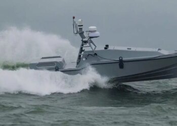 Saronic Corsair: Το αμερικανικό USV που διέσωσε τους πιλότους του ελικοπτέρου Apache που έπεσε κοντά στα Στενά του Ορμούζ