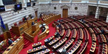 Τέλος στο θολό τοπίο προβλέπει το νομοσχέδιο για τους περιφερειακούς σταθμούς – Αντιρρήσεις από την αντιπολίτευση