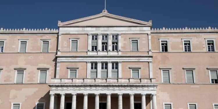 Κινητικότητα στην πολιτική σκηνή – Σε βαθιά στρατηγική δίνη ο ΣΥΡΙΖΑ