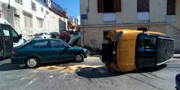 Τυχεροί στην ατυχία τους οι οδηγοί δύο οχημάτων που συγκρούστηκαν στον Αγ. Ιωάννη Χανίων