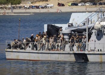 Μείωση των μεταναστευτικών ροών και αύξηση των επιστροφών το πρώτο εξάμηνο του 2026