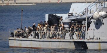 Μείωση των μεταναστευτικών ροών και αύξηση των επιστροφών το πρώτο εξάμηνο του 2026