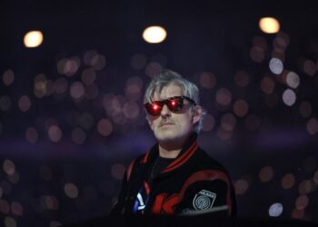 Πέθανε ο DJ Kavinsky σε ηλικία 50 ετών