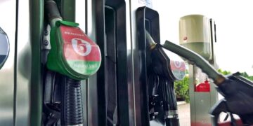 Βενζίνη: Το 2ευρο -και βάλε- επιστρέφει στα πρατήρια