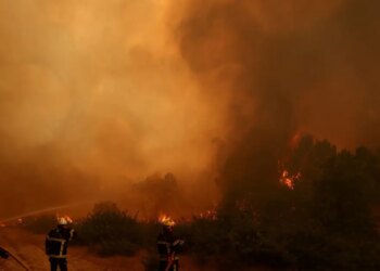 Πύρινος εφιάλτης σε Γαλλία και Ισπανία: Η φωτιά απειλεί το Μπορντό, χάνεται η μάχη με τις φλόγες στη Μαδρίτη