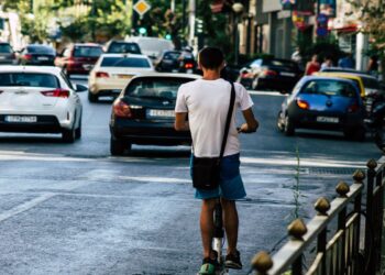 Ηλεκτρικά πατίνια: Ηλικιακό όριο χρήστη, υποχρεωτική ασφάλιση (+video)