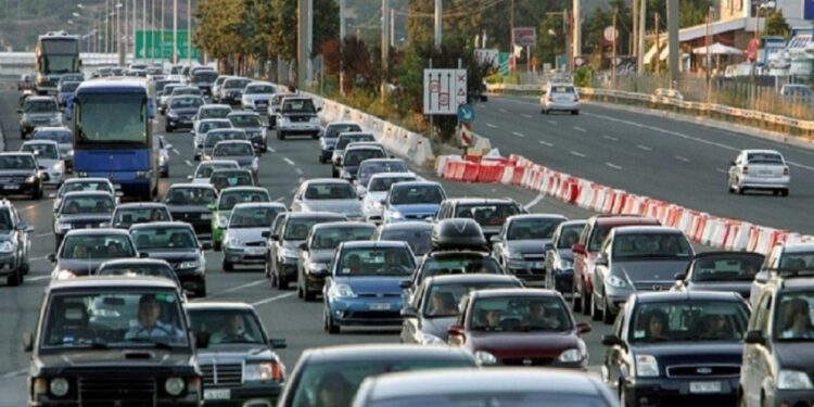 Κυκλοφοριακές ρυθμίσεις στη Νέα Οδό προς Αθήνα έως τις 8 Αυγούστου