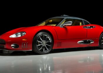 Ένα σπάνιο Spyker C8 έσπασε τα ταμεία