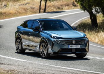 Δοκιμή: Peugeot E-3008 Long Range 230 PS