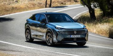Δοκιμή: Peugeot E-3008 Long Range 230 PS