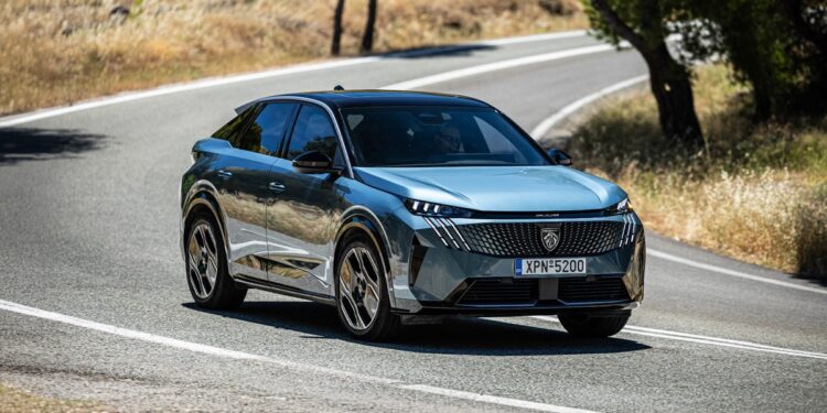 Δοκιμή: Peugeot E-3008 Long Range 230 PS