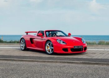 Αυτή η σπάνια Porsche Carrera GT πωλείται