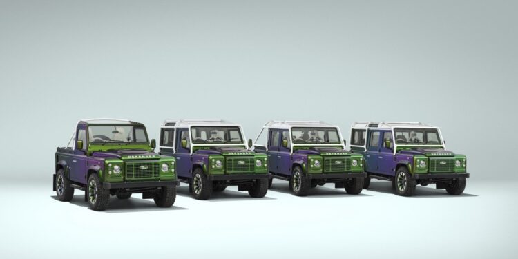 Μία τετράδα Land Rover Defender V8 για έναν αγοραστή