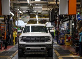 Στη Ford προειδοποιούν για τους Κινέζους
