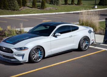 Όταν η Ford έφτιαξε ηλεκτρική Mustang με 6άρι χειροκίνητο κιβώτιο
