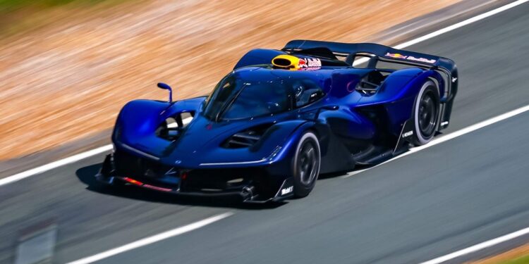 Άκου το Red Bull RB17 με τον V10 1.217 ίππων να «λυσσάει» (+video)