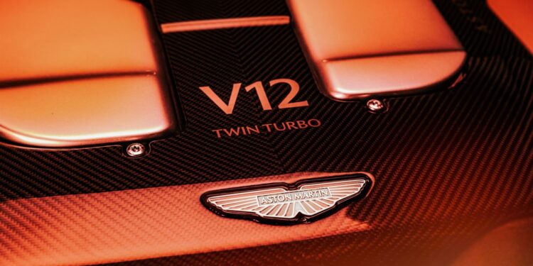 Η Aston Martin βρήκε τρόπο να μην «σκοτώσει» τους V12