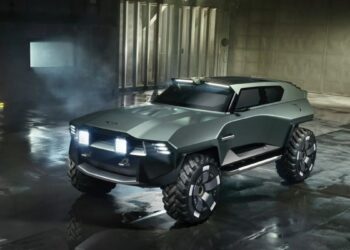 Αυτή η… πολεμική Aston Martin έχει V12 και μπορείς να την οδηγήσεις μόνο ψηφιακά (+video)
