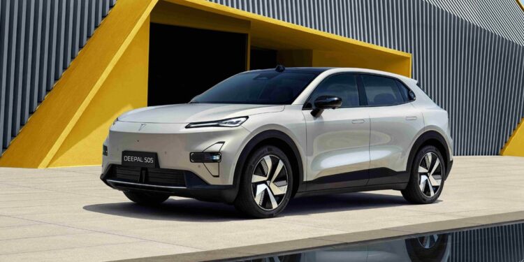 DEEPAL S05 Ultra Plug-in Hybrid: Όταν η προηγμένη τεχνολογία γίνεται μέρος της καθημερινής οδήγησης