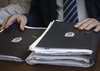 Δίκη για την υπόθεση βιασμού 19χρονης στο ΑΤ Ομονοίας: Πρόταση απαλλαγής των αστυνομικών λόγω αμφιβολιών - ertnews.gr