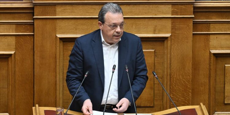 Φάμελλος προς κυβέρνηση για τις υποκλοπές: Δεν θα σας αφήσουμε να μεθοδεύσετε ακόμη ένα κοινοβουλευτικό πραξικόπημα
