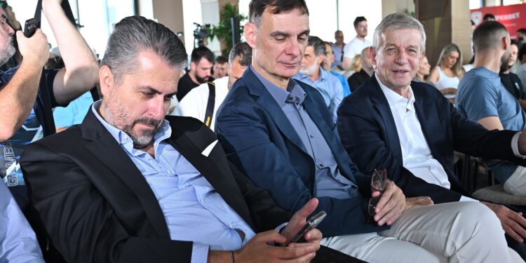 Έρχονται εξελίξεις στον Ολυμπιακό, αναχωρούν για Λας Βέγκας οι άνθρωποι της ομάδας - www.ertsports.gr