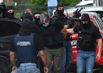 Marfin: Για ανθρωποκτονία από πρόθεση κατά συρροή κατηγορούνται οι δύο συλληφθέντες – Την Τρίτη οι απολογίες τους ενώπιον της ανακρίτριας
