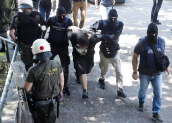 Θεσσαλονίκη: Βαρύ κατηγορητήριο στους τρεις συλληφθέντες για την εμπρηστική επίθεση στο σπίτι της οικογένειας Νέστορα - ertnews.gr