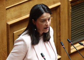Κεραμέως: Νέα μέτρα για την προστασία της μητρότητας - Επεκτείνεται η ειδική άδεια σε περισσότερες εργαζόμενες μητέρες - ertnews.gr