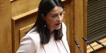 Κεραμέως: Νέα μέτρα για την προστασία της μητρότητας - Επεκτείνεται η ειδική άδεια σε περισσότερες εργαζόμενες μητέρες - ertnews.gr