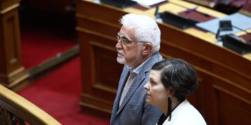 Νέοι βουλευτές ΣΥΡΙΖΑ οι Ακριώτου και Καριπίδης