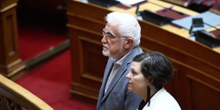 Νέοι βουλευτές ΣΥΡΙΖΑ οι Ακριώτου και Καριπίδης