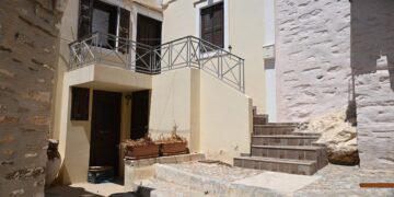 Δολοφονία διασώστριας στη Σύρο: Σε εξέλιξη η αναπαράσταση – Τα βίντεο και τα κρίσιμα ερωτήματα που εξετάζουν οι Αρχές - ertnews.gr