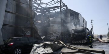 Φονική έκρηξη στα Εξαμίλια: Την Παρασκευή απολογούνται οι τρεις συλληφθέντες - ertnews.gr